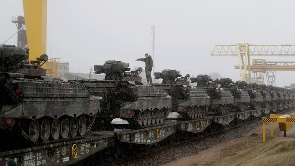 El último lote de vehículos militares de Alemania ha llegado a Lituania - Sputnik Mundo