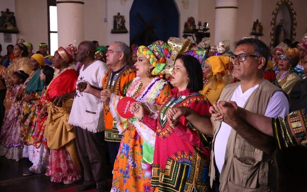 Pobladores de El Callao celebran el carnaval - Sputnik Mundo