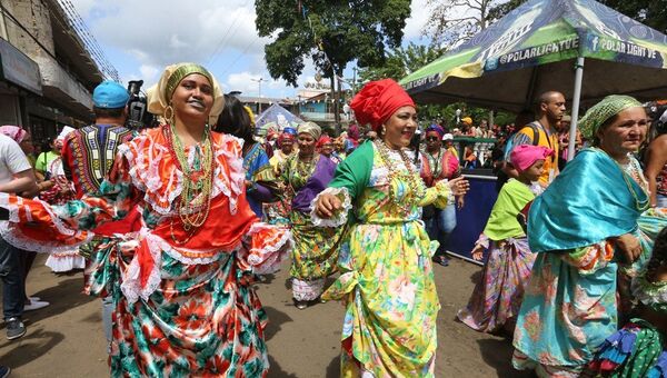 Pobladores de El Callao celebran el carnaval - Sputnik Mundo