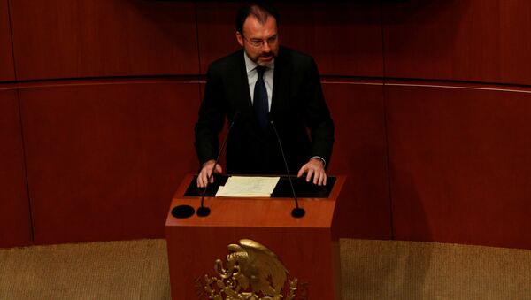 Canciller de México Luis Videgaray en el Senado - Sputnik Mundo