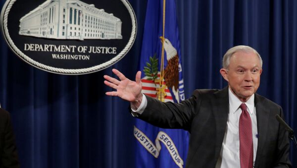 U.S. Attorney General Jeff Sessions speaks at a news conference at the Justice Department in Washington - Sputnik Mundo