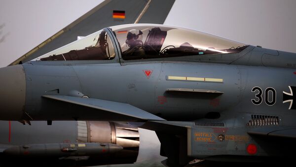 Un Eurofighter Typhoon de las FFAA de Alemania - Sputnik Mundo