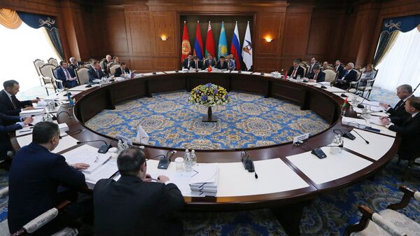 Reunión del Consejo Intergubernamental de la Unión Económica Euroasiática en Biskek - Sputnik Mundo