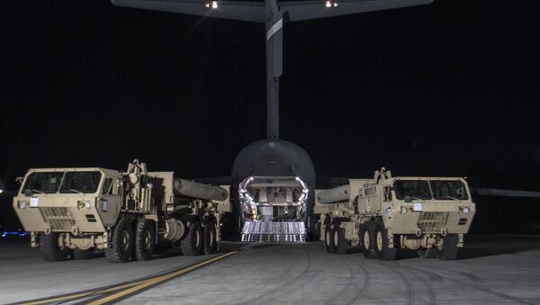 El despliegue del sistema de defensa antimisiles THAAD de EEUU en Corea del Sur - Sputnik Mundo