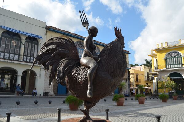 Monumento en la plaza Vieja, La Habana, Cuba. - Sputnik Mundo