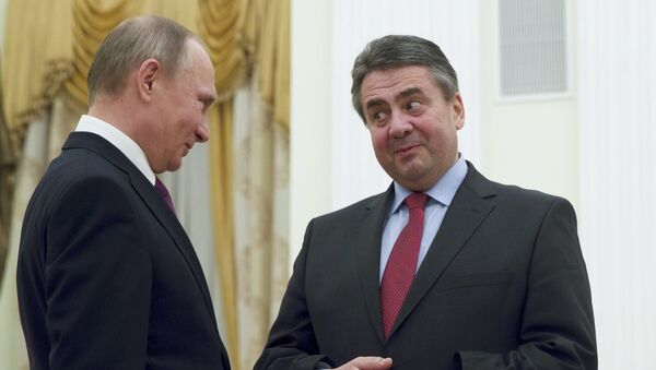 Presidente de Rusia, Vladímir Putin, y ministro de Exteriores de Alemania, Sigmar Gabriel - Sputnik Mundo