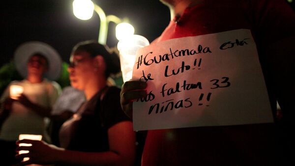 Homenaje a las víctimas del incendio en Guatemala - Sputnik Mundo