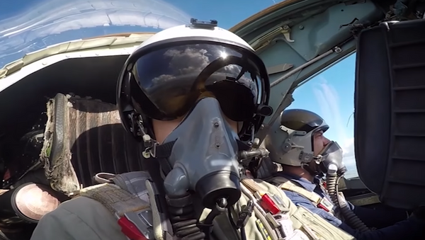 Los pilotos de un Su-24 - Sputnik Mundo