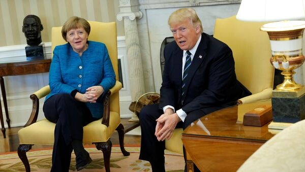 U.S. President Donald Trump and Germany's Chancellor Angela Merkel - Sputnik Mundo