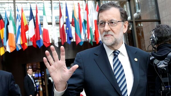 Spanish Prime Minister Mariano Rajoy leaves a European Union leaders summit in Brussels, Belgium March 10, 2017 - Sputnik Mundo