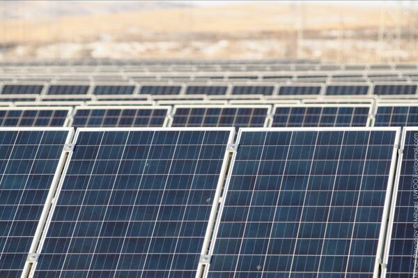 La planta de energía solar en Orsk. - Sputnik Mundo