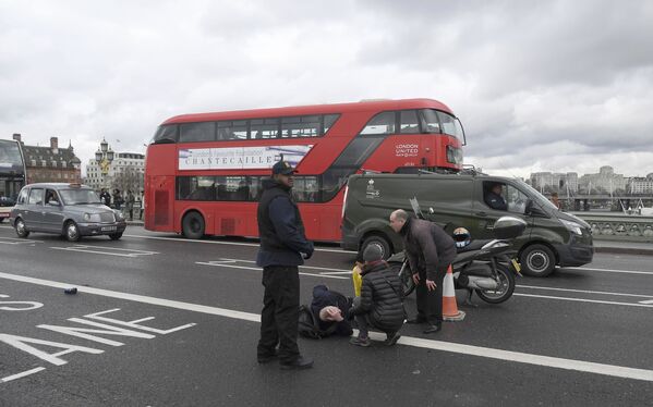 Las imágenes más impactantes del ataque terrorista en Londres - Sputnik Mundo