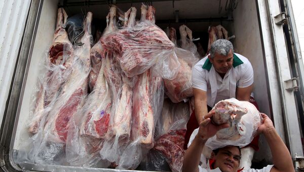 Camión cargado de carne en Brasil (archivo) - Sputnik Mundo