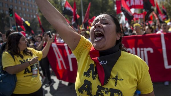 Manifestaciones de protesta contra el sistema de pensiones privado en Chile - Sputnik Mundo