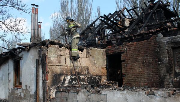 Un edificio destruido en Donetsk - Sputnik Mundo
