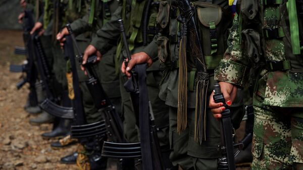 Grupos armados en Colombia (archivo) - Sputnik Mundo