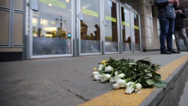 Homenaje a las víctimas de la tragedia en San Petersburgo - Sputnik Mundo