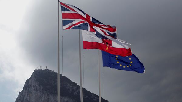 Las banderas del Reino Unido, Gibraltar y la UE - Sputnik Mundo