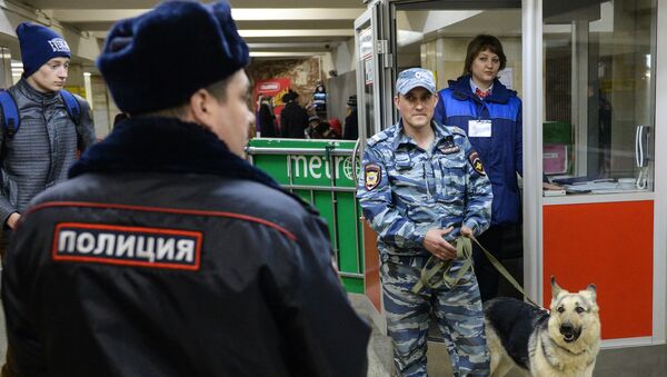 Las Fuerzas de Seguridad en el metro de San Petersburgo - Sputnik Mundo