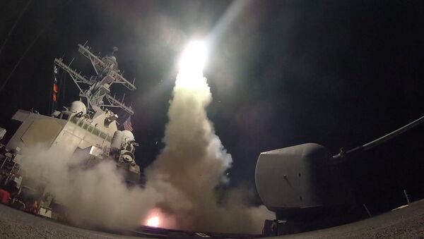 EEUU lanza misiles de crucero Tomahawk contra Siria - Sputnik Mundo