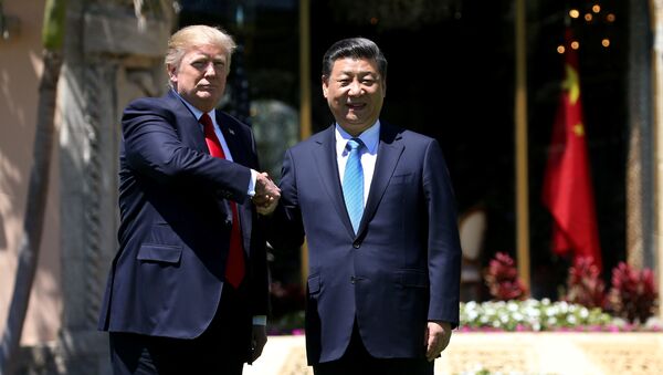 Presiente de EEUU, Donald Trump, y presiente de China, Xi Jinping - Sputnik Mundo