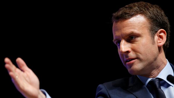 Emmanuel Macron, head of the political movement En Marche !, or Onwards !, and candidate for the 2017 French presidential election, attends the 71st annual congress of France's farmer's union group FNSEA in Brest, France - Sputnik Mundo