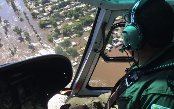 La Fuerza Aérea Uruguaya actúa en el rescate de las víctimas de las inundaciones al norte de Uruguay - Sputnik Mundo