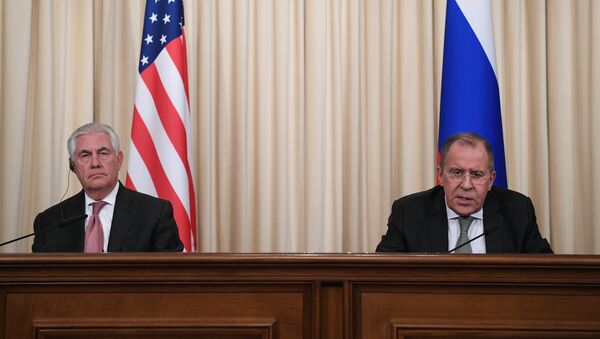 El secretario de Estado de EEUU, Rex Tillerson, y el canciller ruso Serguéi Lavrov (archivo) - Sputnik Mundo
