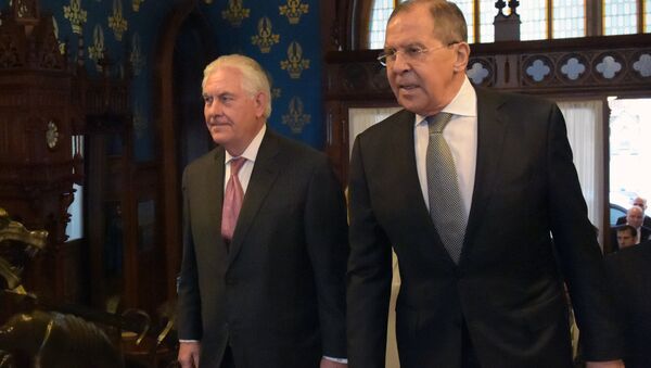 Rex Tillerson, el secretario de Estado de EEUU, y Serguéi Lavrov, el canciller ruso - Sputnik Mundo