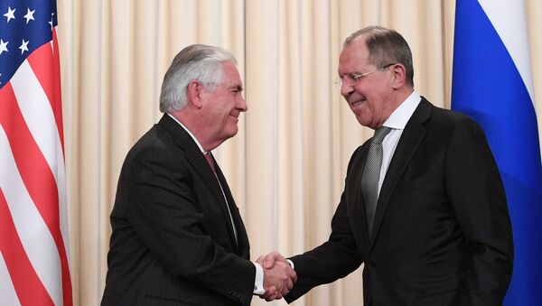 Rex Tillerson, el secretario del Estado de EEUU, y Serguéi Lavrov, el canciller ruso - Sputnik Mundo