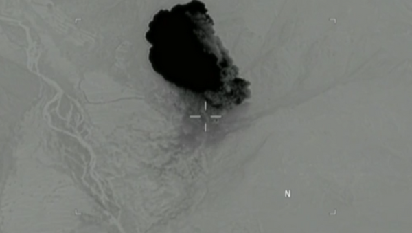EEUU publica imágenes de la explosión de la 'madre de todas las bombas' en Afganistán - Sputnik Mundo