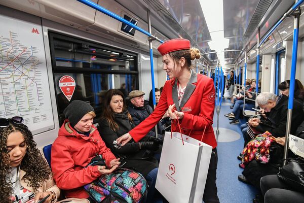 El nuevo tren del metro de Moscú, 14 de abril de 2017 - Sputnik Mundo