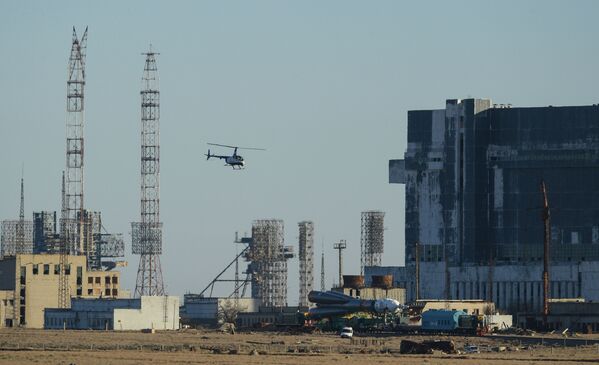 El cohete portador Soyuz FG, en la rampa de lanzamiento del cosmódromo de Baikonur - Sputnik Mundo