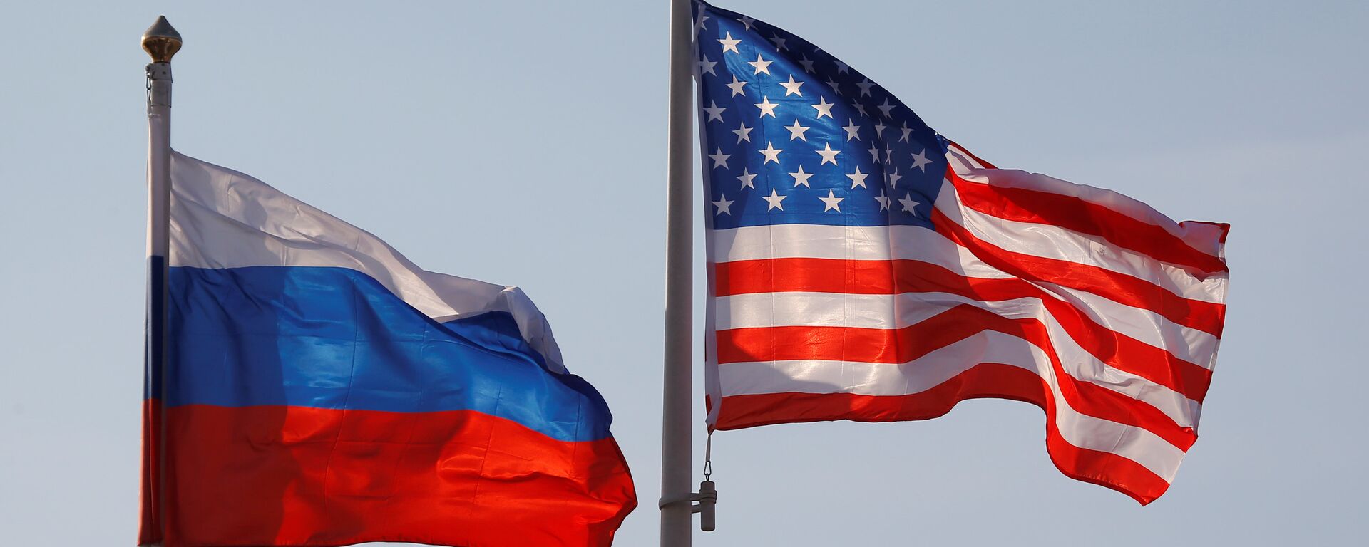 Banderas de Rusia y EEUU - Sputnik Mundo, 1920, 05.08.2019