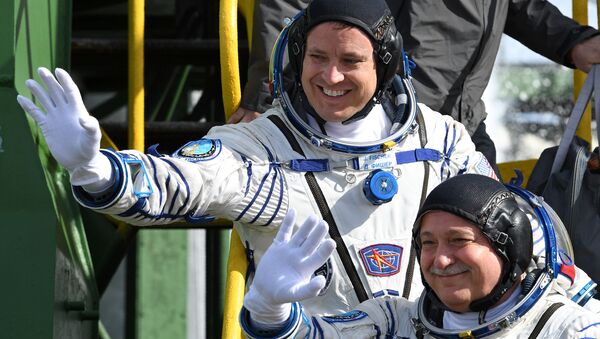 Los tripulantes de Soyuz MS-04, el estadounidense Jack Fischer (derecha) y el ruso Fiódor Yurchijin (izquierda) - Sputnik Mundo