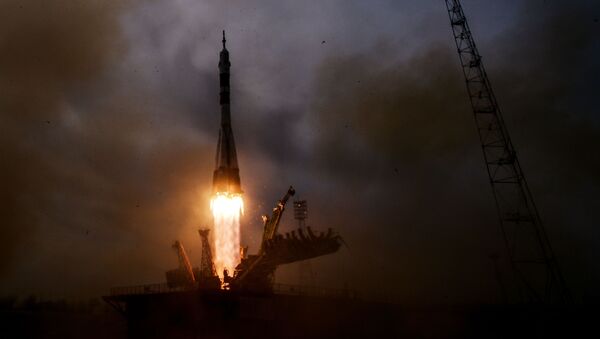 Rusia lanza el cohete portador Soyuz-FG en el cosmódromo Baikonur (archivo) - Sputnik Mundo