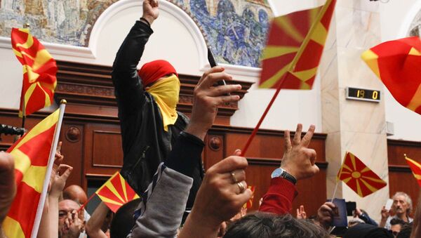 Las protestas en el parlamento de Macedonia - Sputnik Mundo