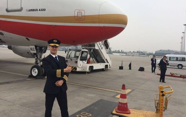 Dmitri Radáev, piloto ruso de la aerolínea Chengdu Airlines - Sputnik Mundo