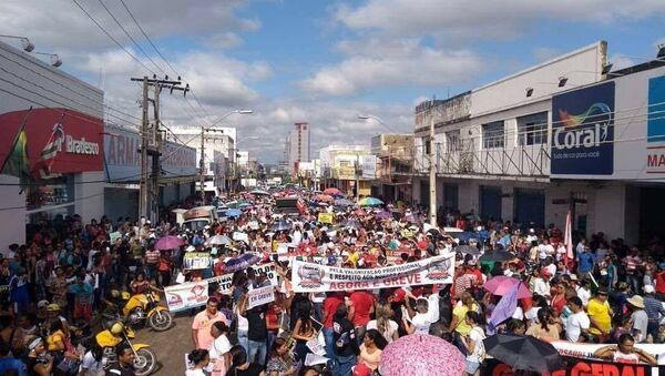 Manifestantes en Brasil durante huelga general - Sputnik Mundo