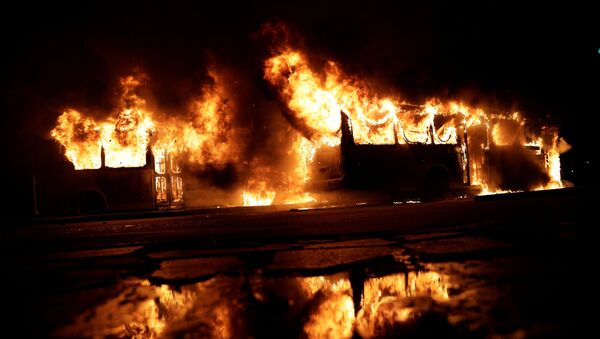 Autobuses quemados en Río de Janeiro - Sputnik Mundo