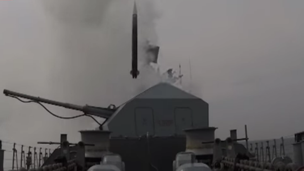 La fragata Almirante Makarov dispara misiles novedosos en el Báltico - Sputnik Mundo