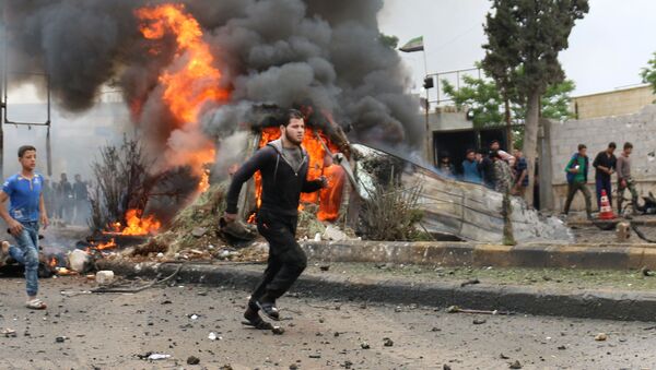 La explosión de un coche bomba en la ciudad siria de Azaz - Sputnik Mundo