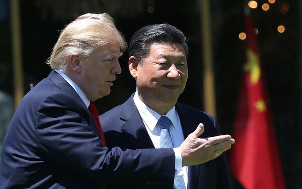 El presidente de EEUU, Donald Trump, y el presidente de China, Xi Jinping - Sputnik Mundo
