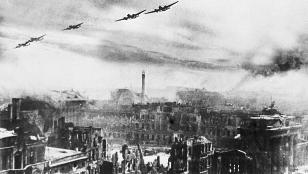 Los bombarderos soviéticos en Berlín (1945) - Sputnik Mundo