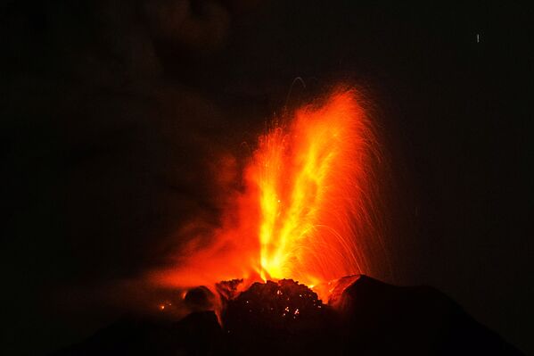 Bellas, volcanes, cazas: la semana en las fotos más inolvidables - Sputnik Mundo