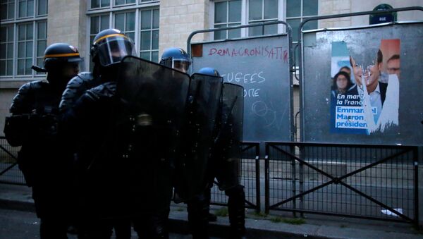 Enfrentamientos de manifestantes con policía en París - Sputnik Mundo
