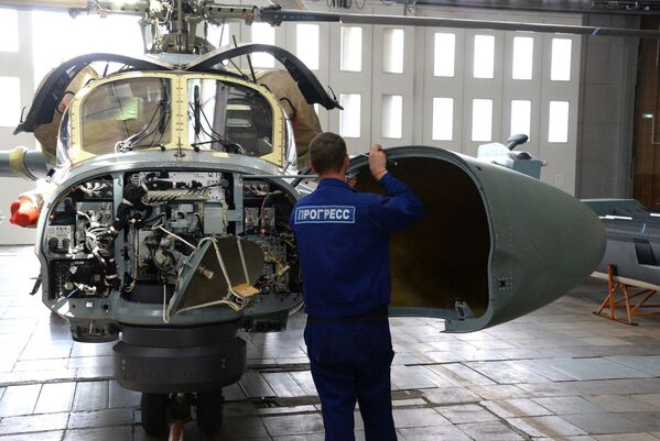 El 'nacimiento' de los Aligator: así se construyen los Ka-52 - Sputnik Mundo