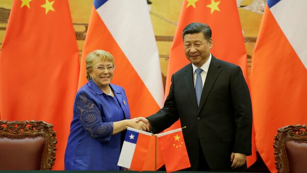 Michelle Bachelet, presidenta de Chile, y Xi Jinping, presedente de China - Sputnik Mundo