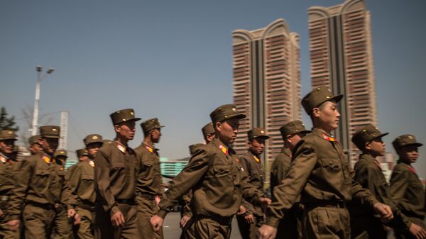 Los soldados del Ejército Popular de Corea del Norte - Sputnik Mundo