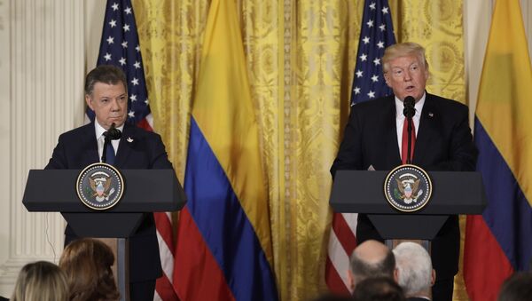 Juan Manuel Santos, presidente de Colombia, y Donald Trump, presidente de EEUU - Sputnik Mundo